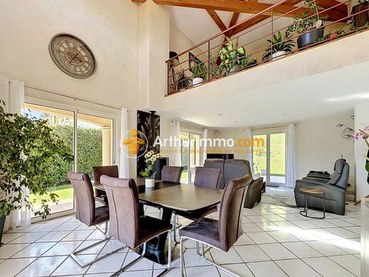 Casa de lujo en Bourgoin-Jallieu, Isere