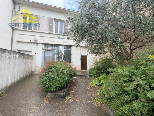 Luksusowy dom w Mandres-les-Roses, Val-de-Marne