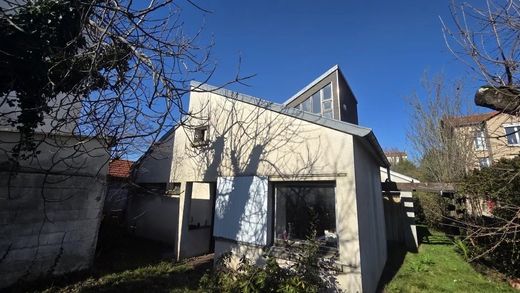 Luxury home in Clamart, Hauts-de-Seine