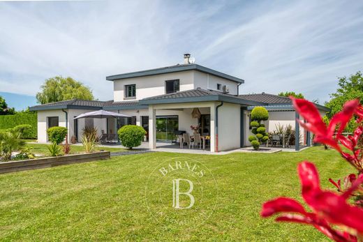 Luxury home in Saint-Pierre-de-Chandieu, Rhône