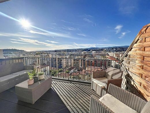 ニース, Alpes-Maritimesのアパートメント