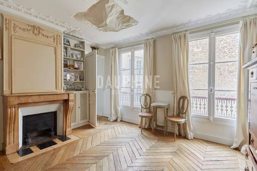 Appartement à Saint-Germain, Odéon, Monnaie, Paris