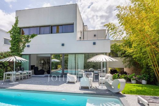 Villa in Bordeaux, Gironde