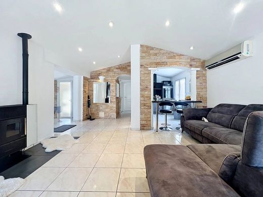 Casa de lujo en Villeneuve-Loubet, Alpes Marítimos