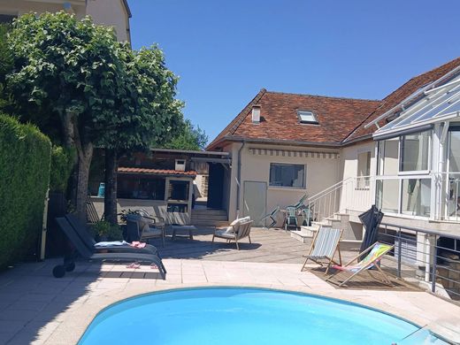 Casa di lusso a Chemaudin, Doubs