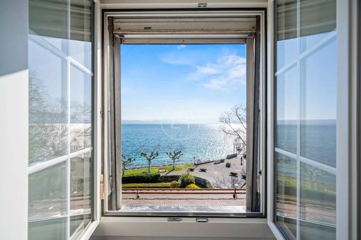 Apartment in Saint-Prex, Morges District