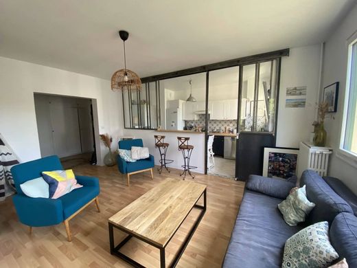 Piso / Apartamento en Ville-d'Avray, Altos de Sena