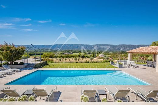 Luxury home in Gordes, Vaucluse