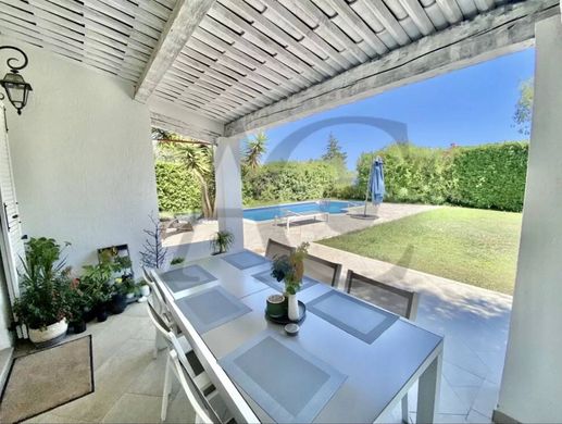 Villa a Villeneuve-Loubet, Alpi Marittime