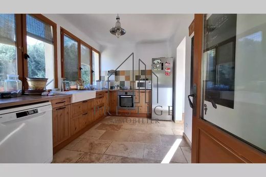 Luxe woning in Aubagne, Bouches-du-Rhône