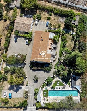 Kamienica w La Crau, Var