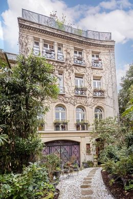 Luxury home in La Muette, Auteuil, Porte Dauphine, Paris