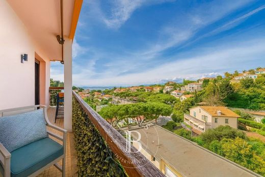 Apartment / Etagenwohnung in Villefranche-sur-Mer, Alpes-Maritimes