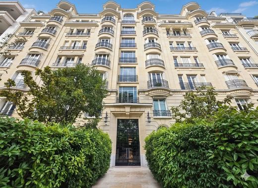 Apartment / Etagenwohnung in Neuilly-sur-Seine, Hauts-de-Seine