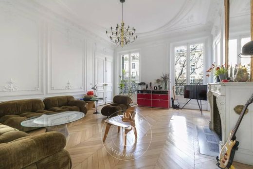Apartment in Champs-Elysées, Madeleine, Triangle d’or, Paris