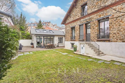 Issy-les-Moulineaux, Hauts-de-Seineの高級住宅