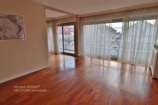 Apartment / Etagenwohnung in Maisons-Laffitte, Yvelines