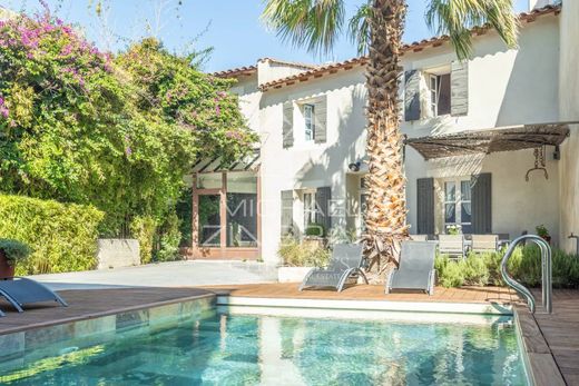 منزل ﻓﻲ Saint-Rémy-de-Provence, Bouches-du-Rhône