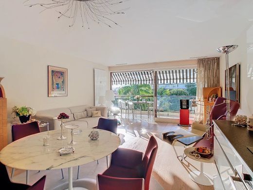 カンヌ, Alpes-Maritimesのアパートメント