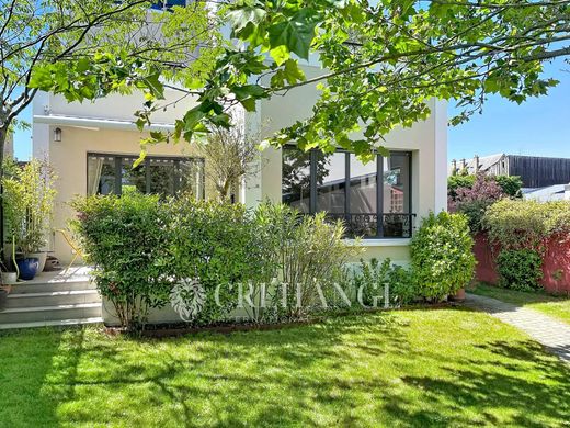 Luxury home in Maisons-Laffitte, Yvelines