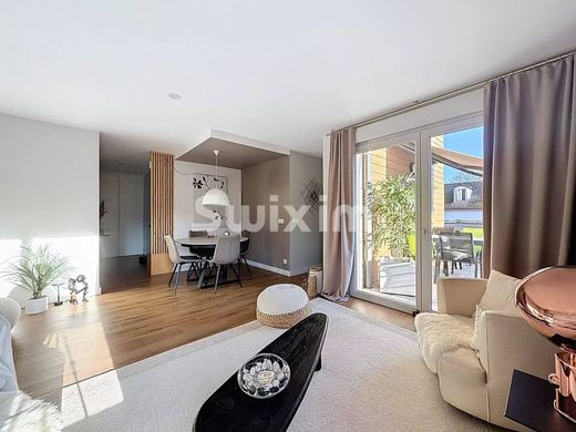 Apartment in Divonne-les-Bains, Ain
