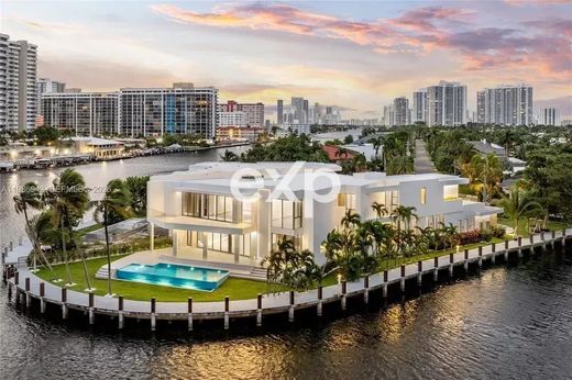 Villa in Hallandale Beach, Broward County
