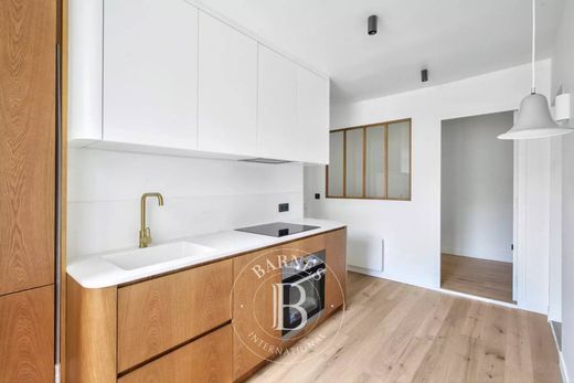 套间/公寓  Champs-Elysées, Madeleine, Triangle d’or, Paris