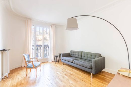 Apartament w Montmartre, Abbesses, Grandes-Carrières, Paris