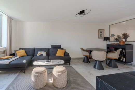 Apartment / Etagenwohnung in Cannes, Alpes-Maritimes
