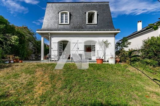 Luxury home in Clamart, Hauts-de-Seine