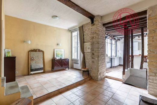 Apartment in Temple, Rambuteau – Francs Bourgeois, Réaumur, Paris
