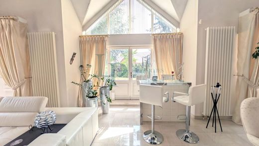 Luxury home in Étiolles, Essonne