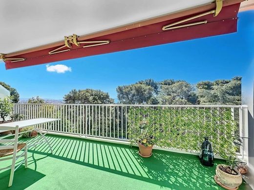 Cagnes-sur-Mer, Alpes-Maritimesのアパートメント