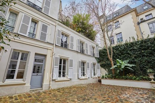 Duplex in Tour Eiffel, Invalides – Ecole Militaire, Saint-Thomas d’Aquin, Paris