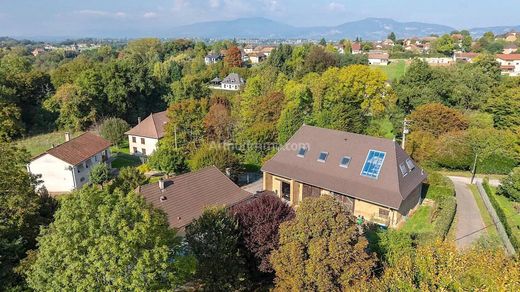 豪宅  Corbelin, Isère