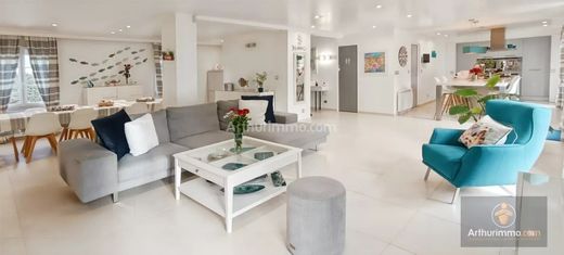 Luxus-Haus in Bondoufle, Essonne