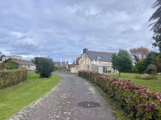 Luxury home in Pleumeur-Bodou, Côtes-d'Armor
