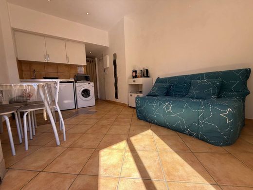 아파트 / 칸, Alpes-Maritimes