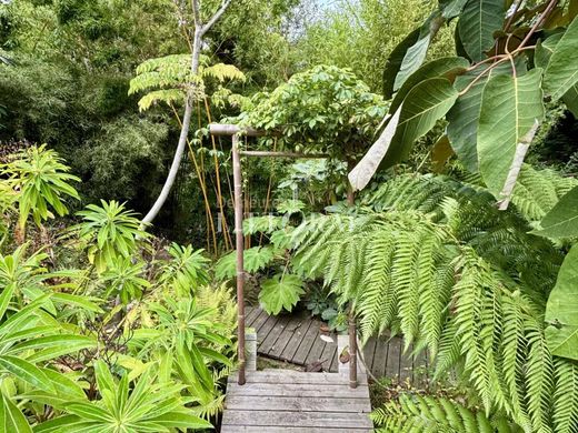 Luxus-Haus in Perros-Guirec, Côtes-d'Armor