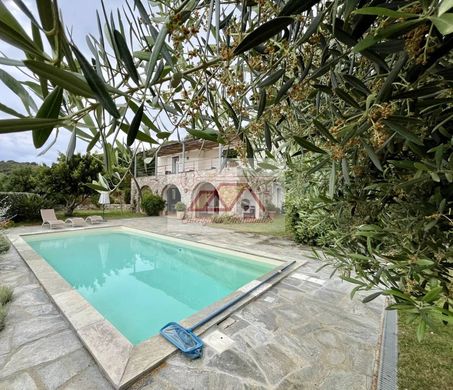 Villa in L'Île-Rousse, Upper Corsica