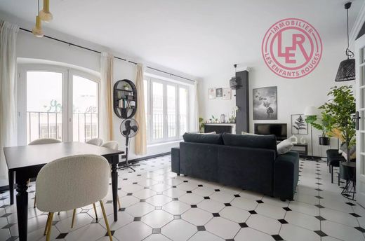 Apartment in Canal Saint Martin, Château d’Eau, Porte Saint-Denis, Paris