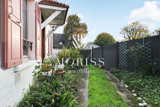 منزل ﻓﻲ Saint-Maur-des-Fossés, Val-de-Marne