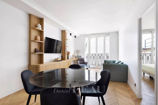 Apartment in Champs-Elysées, Madeleine, Triangle d’or, Paris