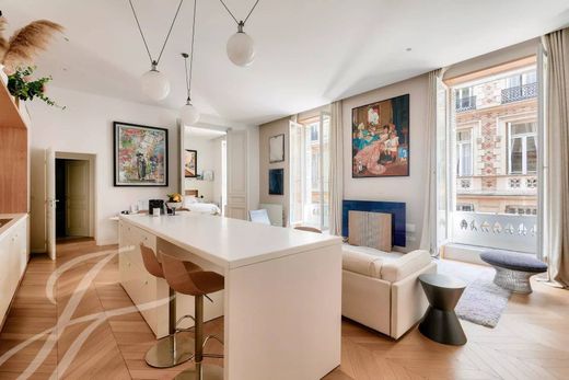 Apartment in La Muette, Auteuil, Porte Dauphine, Paris