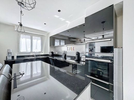 아파트 / Juan-les-Pins, Alpes-Maritimes