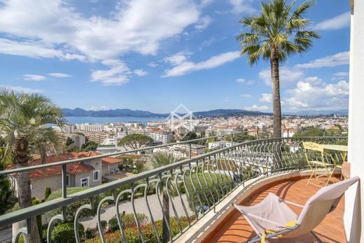 カンヌ, Alpes-Maritimesのアパートメント