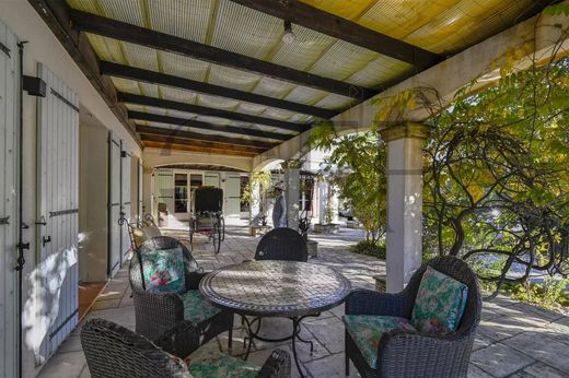 Luxury home in Éguilles, Bouches-du-Rhône