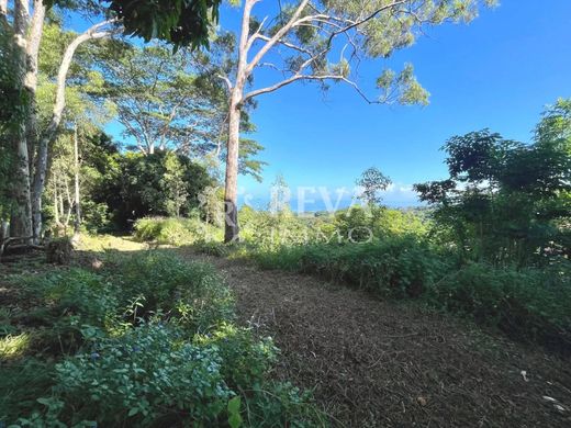 Grond in Punaauia, Îles du Vent