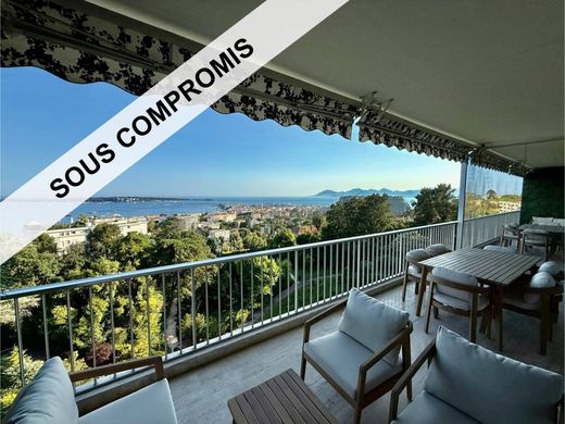 Apartment / Etagenwohnung in Cannes, Alpes-Maritimes