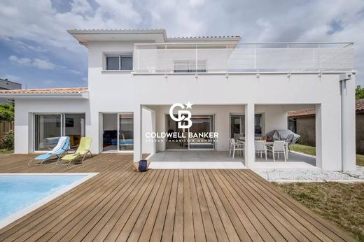 Luxury home in La Teste-de-Buch, Gironde